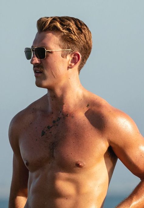 MILES TELLER “Top Gun: Maverick” | 2022, dir. Joseph Kosinski Mike Teller, Workout Diet Plan, Miles Teller, The Perfect Guy, Hottest Guy Ever, Hot Actors, Tom Cruise, Serie Tv, Celebrity Crush