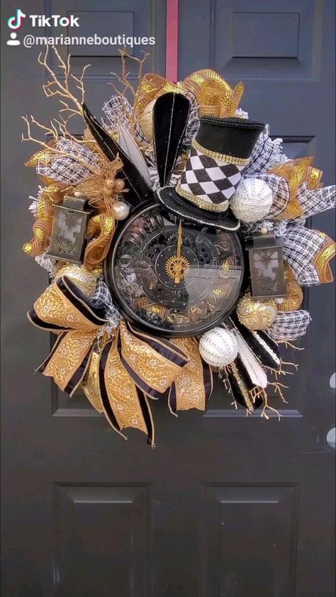 New Years Wreath, Gala Centerpieces, Ribbon Wreath Diy, Mesh Ribbon Wreaths, Hat Wreath, Happy New Years Eve, Father Time, Creative Christmas Trees, Happy New Years