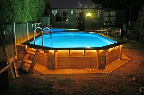 How to Landscape Around an Above Ground Pool - INYOPools.com Piscina Pallet, Above Ground Pool Lights, Piscina Container, Oberirdischer Pool, Ideas De Piscina, Pool Deck Plans, Best Above Ground Pool, Swimming Pool Decks, Swimming Pool Landscaping