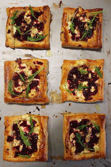 beetroot feta tart |marmite et ponpon Beetroot And Feta Tart, Beetroot Tarte Tatin, Beetroot And Goats Cheese, Goats Cheese Tart, Pastry Recipes Savory, Feta Tart, Tart Recipes Savory, Meze Platter, Puff Pastry Recipes Savory