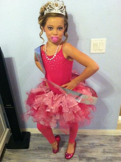 Toddlers in tiaras costume!!! Toddlers In Tiaras, Toddlers And Tiaras, Sparkly Dresses, Outfit Png, Spirit Week, Sparkly Dress, Kate Hudson, Toddler Dress, Toddler Outfits