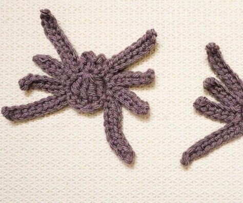 Crocheted Spiders, Spider Applique, Crochet Spider, Quick Crochet Projects, Spider Decorations, Make Halloween, Extra Yarn, Crochet Supplies, Decoration Halloween