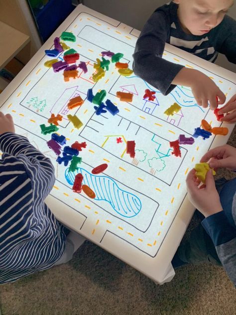 Light Table Farm Preschool, Preschool Table Top Activities Ideas, Light Up Table Activities, Fun Table Activities For Preschool, Table Top Activity Preschool, Easy Table Activities For Preschool, Table Top Toys Preschool, Transportation Light Table Ideas, Preschool Light Table Ideas