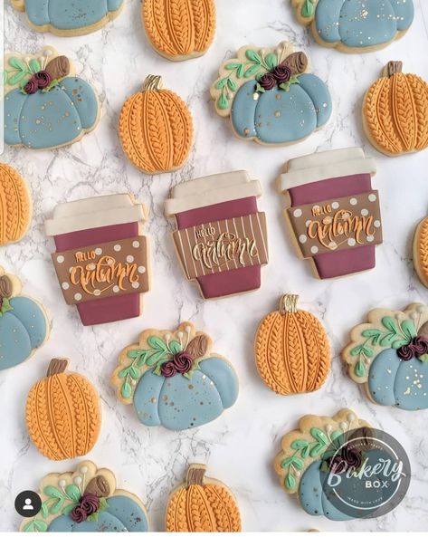 Thanksgiving Sweets, Cookie Coffee, Bakery Box, Thanksgiving Cookies, Sugar Cookie Designs, Thanksgiving Theme, Fall Cookies, Cookies Decorated, Food Recepie