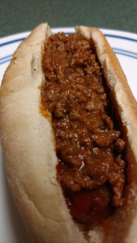 Hot Dog Chili Recipe Southern, Southern Hot Dog Chili Sauce, Hot Dog Chili Recipes, Chilli Dogs Recipe, Michigan Sauce, Southern Hot Dog Chili, Easy Hot Dog Chili Recipe, Best Hot Dog Chili Recipe, Hot Dog Chili Sauce Recipe