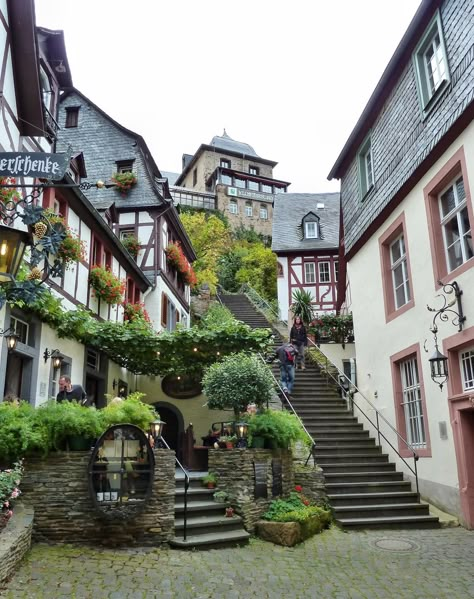 Rhineland Germany, Cobblestone Street, Rhineland Palatinate, Voyage Europe, Old Buildings, Germany Travel, Pretty Places, Oh The Places Youll Go, Places Around The World