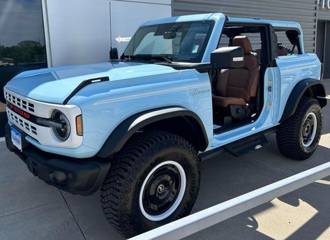 Ford Bronco Limited Heritage Edition Ford Bronco Heritage Edition, Pink Bronco, Bronco Heritage, Blue Bronco, Bronco Accessories, Bronco Car, Old Bronco, Bronco Truck, Future Aesthetic