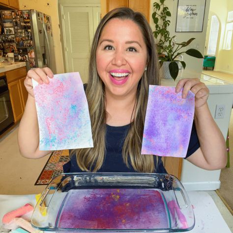 How to Make Floating Chalk Prints: Process Art for Kids - Friends Art Lab Floating Chalk Art, Chalk Water Painting, Floating Chalk Prints, Friends Art Lab, Process Art For Kids, Chalk Activities, Chalk Designs, Chalk Prints, Rainbow Drawing