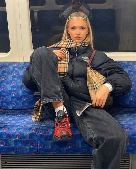 Spotify Wrapped, Instagram Friends, Headband Outfit, Scarf Outfit, Cozy Winter Outfits, Burberry Scarf, Black Puffer Jacket, Quilted Puffer Jacket, Black Puffer