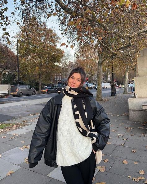 JADE HONEY 🦭 on Instagram: "a happy girl 🖤" Jacket Scarf Outfit, Jade Honey, Europe Fall Outfits, Outfits For 2023, Rachel Green Outfits, A Happy Girl, Green Outfits, Scarf Outfit, Winter Lookbook