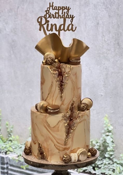 Beige White Gold Birthday Cake, Melanin Cake Ideas, Shades Of Brown Wedding Cake, 50 Shades Of Melanin Birthday, Brown And White Cake Design, Brown And Gold Birthday Decorations, Nude Decoration Party, 30 Shades Of Melanin Party, Brown And Gold Cake