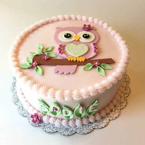 Owl Pull Apart Cupcake Cake, Owl Cake Design, Owl Cake Ideas, Owl Themed Birthday Party, Owl Birthday Cakes, Owl Cake Birthday, Owl Cake Birthday Buttercream, Owl Cakes, Owl Birthday Parties