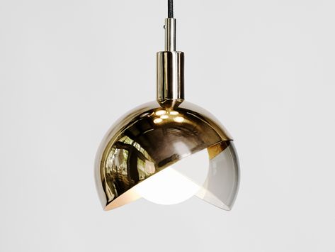 Calimero Lighting Units, Lampe Art Deco, Glass Installation, Modern Lighting Design, Diy Desk, Luminaire Design, Leaded Glass, Lighting Inspiration, Light Fittings