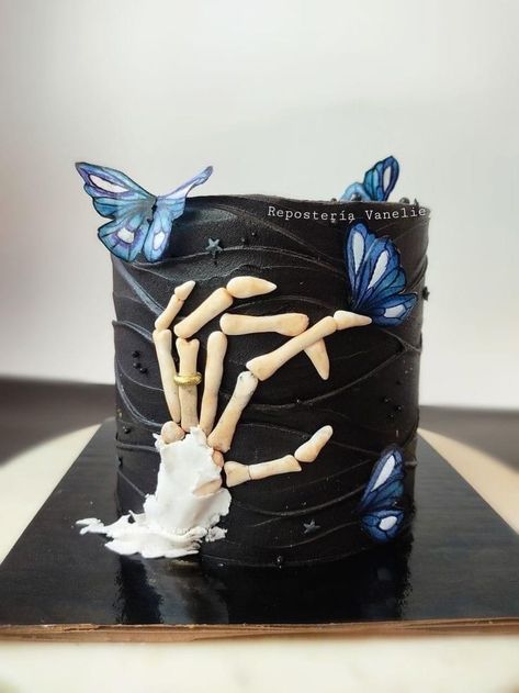 Corpse Bride Cake Wedding, Tim Burton Cookies, Corpse Bride Cake Ideas, Corpse Bride Cupcakes, Tim Burton Quinceanera Theme, Corpse Bride Birthday Cake, Tim Burton Birthday Cake, Tim Burton Cake Ideas, Tim Burton Cupcakes