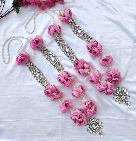 Varmala / Jaimala Pink Rose with Mogra Buds Baby Breath with white Rose Kundan Varmala Colour can be customised DM us for more details or WhatsApp us 9867422790 Wedding Mala, Indian Hindu Wedding, Backless Blouse Designs, Baby Breath, Backless Blouse, Garland Wedding, Hindu Wedding, Artificial Roses, Baby Shark