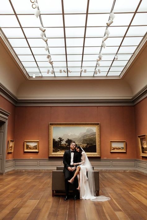 Sun Wedding, Moody Lighting, Elopement Shoot, Art Museum Wedding, Museum Photography, Art Gallery Wedding, 2025 Wedding, Engagement Pictures Poses, Shot List