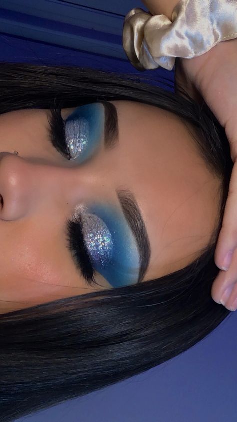 Makeup Look Blue, Teal Makeup, Bratz Makeup, James Charles Palette, Blue Eyeshadow Looks, Blue Quince, Makeup List, Palette Makeup, Blue Eyeshadow