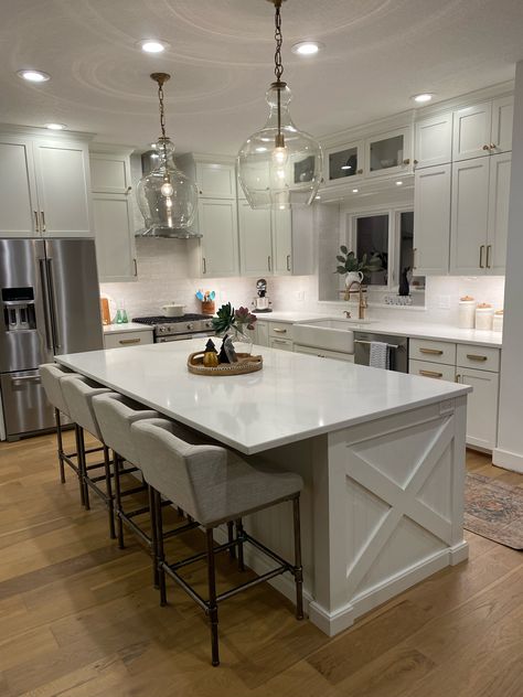 Large Kitchen Island No Sink, Oblong Kitchen Layout, L Shape Kitchen With Breakfast Counter, Medium Sized Kitchen Ideas, L Kitchen With Island, Kitchen Island With Oven, Low Ceiling Kitchen Ideas, Small Kitchen With Island Ideas, Long Kitchens