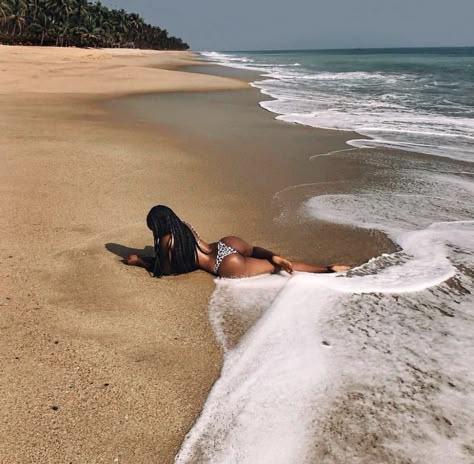 Black Women Beach Photoshoot, Beach Pictures Black Women, Swimwear Poses, Beach Poses By Yourself Instagram, Vacay Pictures, Vacation Poses, Vacay Pics, Vacation Photoshoot, Africa Tourism