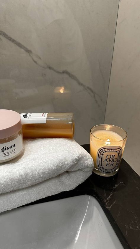 Dyptique Candle Aesthetic, Diptyque Candles Aesthetic, Dyptique Candles, Clean Vibes, Leo Queen, Diptyque Candles, Girly Tingz, Light Feminine, Candle Picture