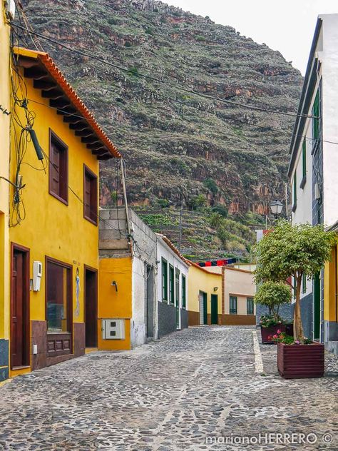 Qué ver y visitar en La Gomera en Islas Canarias | Fotografías de la Ruta Island Fashion, Island Food, Free Mind, Island Art, Island Design, Beach Bars, Island Travel, Island Style, San Sebastian