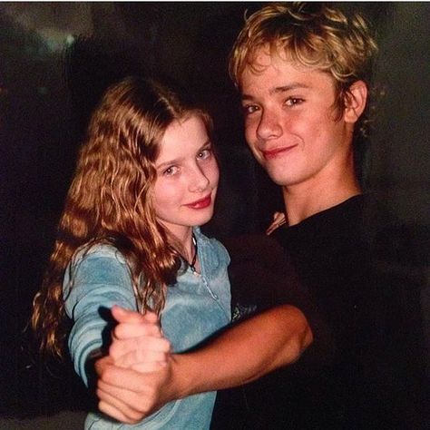 Peter Pan on Instagram: “Baby Jeremy and Rachel💕” Jeremy Sumpter Peter Pan, Wendy Peter Pan, Rachel Hurd Wood, Peter Pan 2003, Peter Pan Movie, Pan Movie, Jeremy Sumpter, Peter Pan 3, Peter Pan Quotes