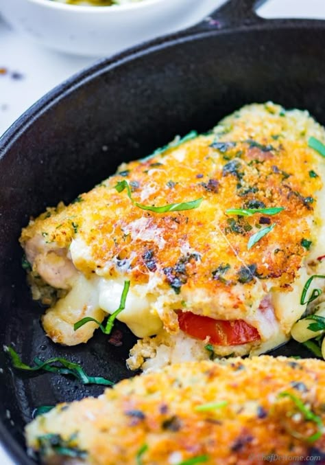 Chicken Mozarella Tomatoe, Chicken Caprese Recipe, Caprese Recipe, Chicken Caprese, Caprese Recipes, Chicken Stuffed, Caprese Chicken, Chicken Entrees, Parmesan Crusted Chicken