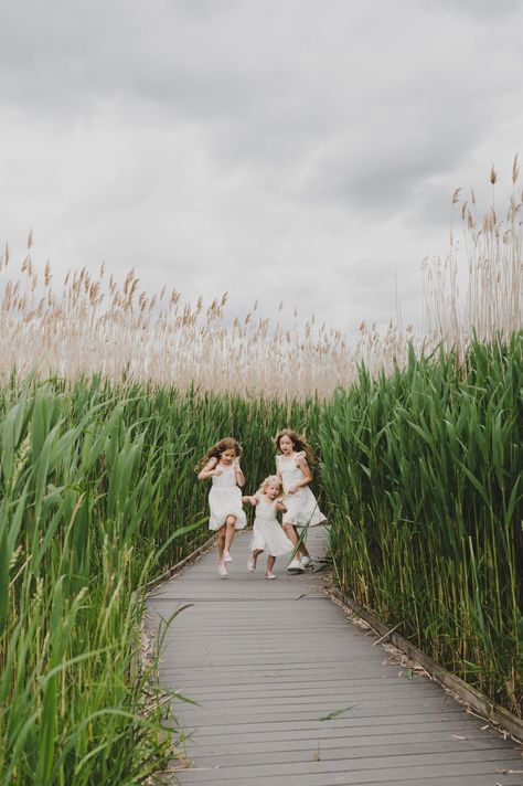 Siblings, Family Photoshoot Inspo, Family Photoshoot on the Boardwalk, Sisters #every_angle #FamilyPhotography #FamilyPhotographer #FamilyMemories #MakingMemories #Moments #Love #OutdoorAdventures #FamilyFun Nature Photoshoot, Photoshoot Inspo, Family Memories, Making Memories, Family Photoshoot, Ontario Canada, Family Photographer, Family Photography, Outdoors Adventure