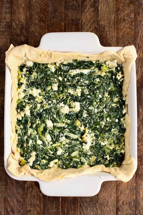 Easy Greek Spanakopita with puff Pastry Easy Spanakopita, My Greek Dish, Greek Spanakopita, Spanakopita Recipe, Greek Spinach Pie, Puff Pastry Recipe, Spinach Casserole, Greek Lemon Chicken, Spinach Pie