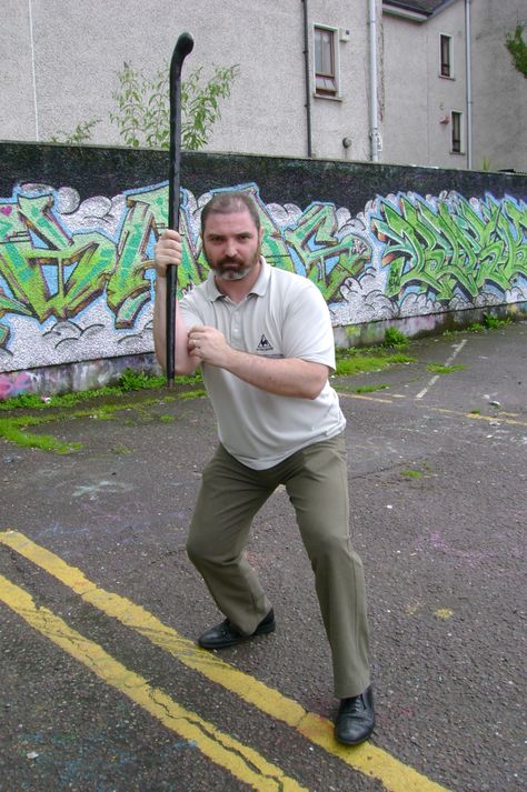 Irish Walking Stick, Medieval Dagger, Magic Character, Walking Staff, Hand Carved Walking Sticks, Self Defense Martial Arts, Self Defense Techniques, Irish Culture, Martial Arts Techniques