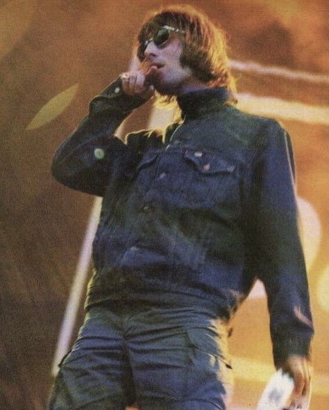 Gene Gallagher, Liam Gallagher Oasis, Oasis Band, Houses Of The Holy, 90s Memories, Noel Gallagher, Liam Gallagher, Oasis Fashion, Rare Pictures