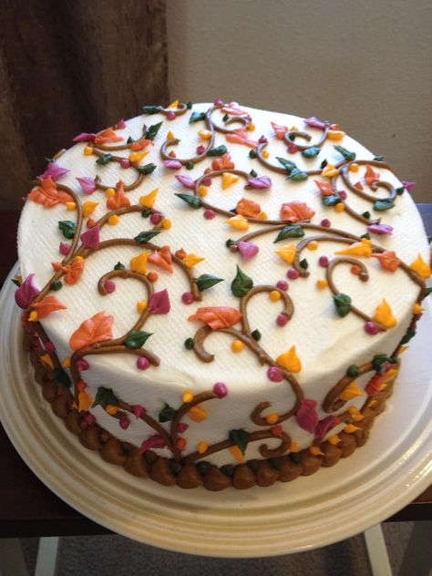 Fall Cake Decorating Ideas Simple, Fall Cake Designs Easy, Autumn Cakes Ideas Fall, Pretty Fall Cakes, Simple Fall Cake Decorating, Easy Fall Cake Decorating Ideas, Fall Sheet Cakes Decorated, Thanksgiving Cake Ideas Decorating, Fall Decorated Cakes