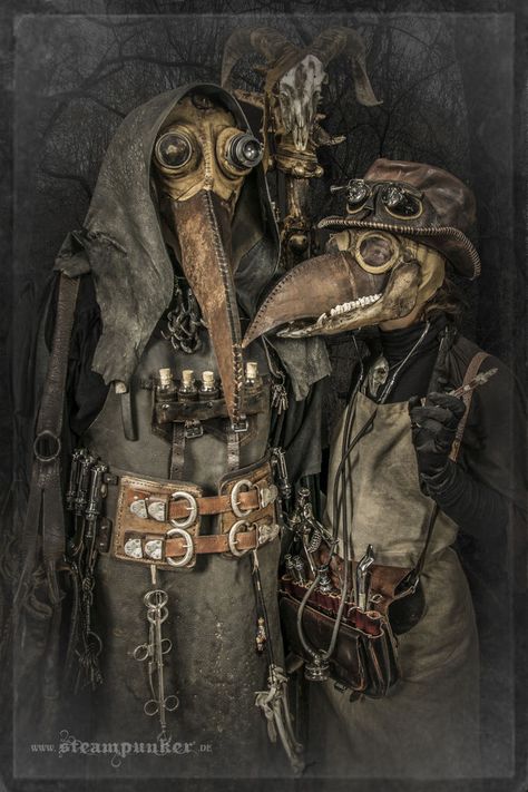 Steampunk Plague Doctor Costume Steampunk Plague Doctor, Steampunk Kunst, Steampunk Shop, Doctor Art, Plague Doctor Costume, Moda Steampunk, Plague Doctors, Creepy Halloween Costumes, Plague Mask