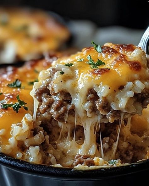 Ground Meat And Rice Casserole, Cheesy Beef Rice Casserole, Cheesy Hamburger Rice Casserole Recipes, Quick Easy Ground Beef Dinner, Ground Beef And Rice Dishes, Quick Easy Meals With Hamburger Meat, Comfort Food With Ground Beef, Cheesy Hamburger Casserole Recipes, Cheesy Beef And Rice Casserole