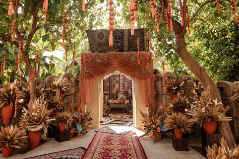 Creating the perfect setting for Sharvi and Ishaan’s mehendi was such a joy. So happy to be part of their beautiful journey. Bride- @sharvidubey Groom- @ishaankataria Decor & Design- @decorbykomal Beautiful photos- @thewhitebox.in #alsisarmahal #alsisarnahargarh #nahargarhwedding #alsisarmahal #decorbykomal #inspiredesign #weddingdecoration #shaadisaga #decorbykomal #decorationinspo #indianwedding #luxurywedding #grandwedding #goaweddingplanner #goaweddingdecor #weddingdecorator #wedding... Rajistani Wedding Decor, Souk Bazaar Theme Decor, Kashmiri Wedding Decor, Turkish Wedding Decor, Boho Indian Decor, Positano Theme, Fire Ice Party, Boho Traditional Decor, Mehendi Theme