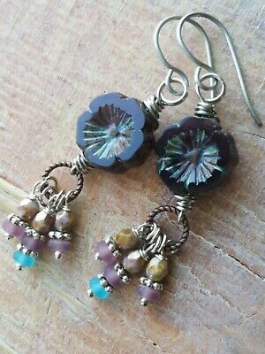 Aloha Flower, Czech Beads Jewelry, Boho Jewelry Diy, Czech Jewelry, Czech Glass Jewelry, Hawaii Jewelry, Flower Purple, Beaded Earrings Diy, Artisan Earrings