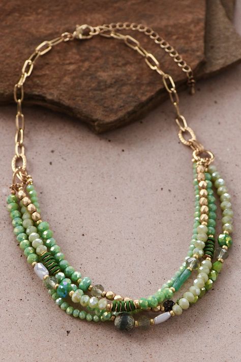 Czech Bead Necklace, Boho Jewelry Necklaces, Green Necklace Beads, Necklace Ideas Handmade, Boho Jewelry Bracelet, Mixed Beads Necklace, Boho Jewellery Necklaces, Layered Beaded Necklaces, Boho Jewelry Diy