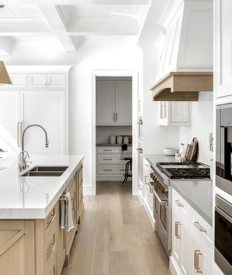 Kitchen Trends 2022 (That I'm Loving) - Caroline on Design White Wood Kitchens, White Oak Kitchen, White Shiplap, Classic Kitchen, Oak Kitchen, Transitional Kitchen, Kitchen Pictures, Kitchen Trends, White Kitchen Cabinets