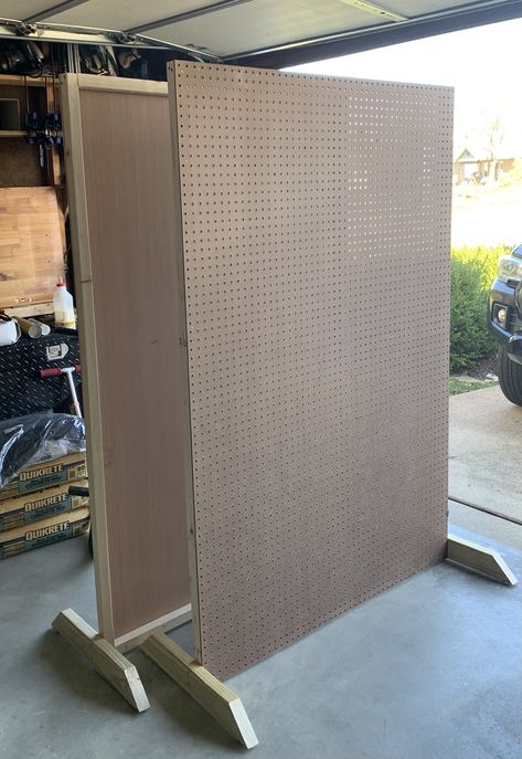 Pegboard Wedding Ideas, Free Standing Peg Board Display, Diy Market Backdrop, Vendor Booth Wall Display Ideas, Peg Board Standing Display, Peg Board Merchandise Display, Diy Grid Wall Craft Show, Peg Board Booth Display, Vertical Craft Show Display