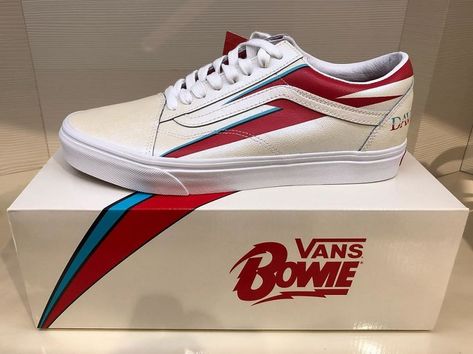 Vans Is Launching Limited Edition Sneakers Inspired By David Bowie | Bored Panda David Bowie Converse, David Bowie Aladdin Sane, Vans Limited Edition, Dramatic Music, Tenis Vans, Dr Shoes, Limited Edition Shoes, Strappy Sandals Flat, Limited Edition Sneakers