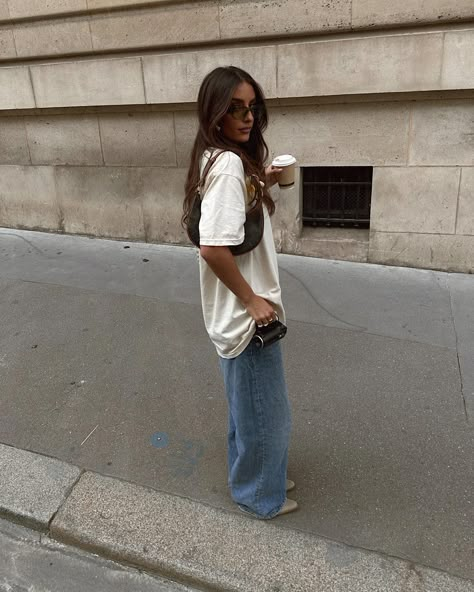 Oversized Summer Outfit, Baggy Tshirt Outfit, Women's Spring Fashion, Oversized Tee Outfit, Oversize Tshirt Outfits, Errands Outfit, Baggy Tee, Outfit Oversize, Oversized Outfit