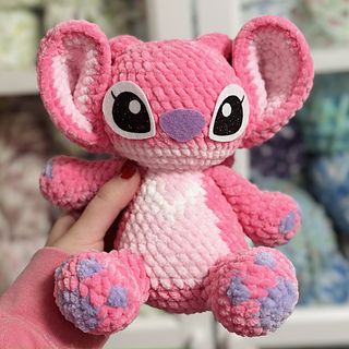 Pink Alien, Alien Patterns, Disney Crochet Patterns, Crochet Boho Bag, Stitch Doll, Knitting Needle Case, Easy Crochet Animals, Crochet Disney, Crochet Business