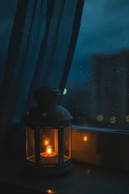 Autumn Aesthetic Tumblr, Candle Night, Candle Aesthetic, Rainy Night, Winter Light, Cozy Aesthetic, Trik Fotografi, Cool Pictures Of Nature, Autumn Aesthetic