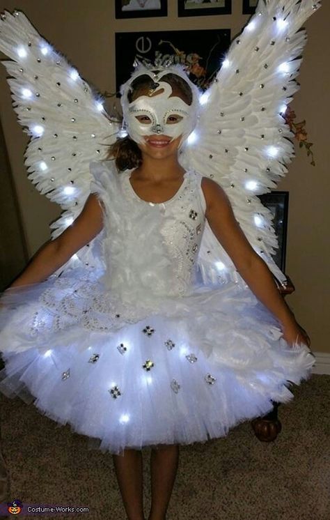 Swan Halloween, Funny Group Halloween Costumes, Swan Costume, Diy Group Halloween Costumes, Bird Diy, Diy Centerpiece, Best Friend Halloween Costumes, Kids Costumes Girls, White Costume