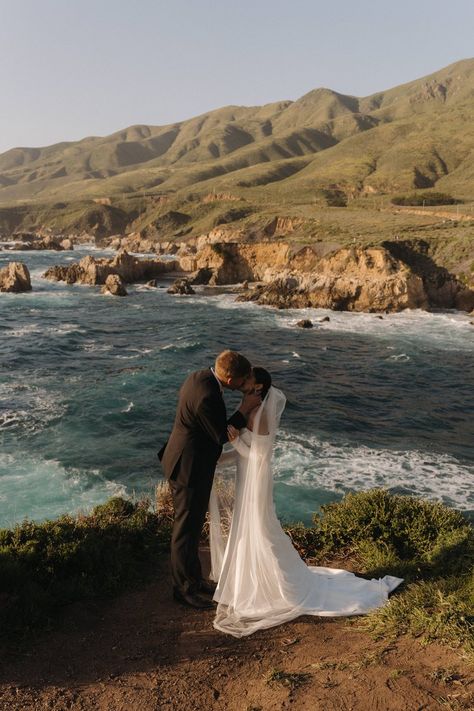 Big Sur Elopement Island Elopement, Destination Wedding Elopement, Elopement Beach Wedding, Cliff Photoshoot, Seaside Elopement, East Coast Elopement, Elopement Ceremony Ideas, Cabo Elopement, Beach Wedding Elopement