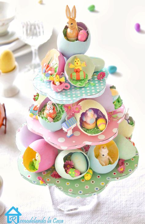 Easter egg tree with little Easter figures on easter table Easter Egg Tree, Egg Tree, Easter Hats, Easter Bonnet, Easter Parade, Easter Inspiration, Easter Projects, Egg Crafts, Easter Tree