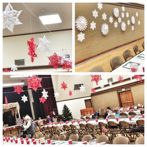 How to Decorate a Gym for a Christmas Party - Tip Junkie Christmas Banquet Decorations, Lds Christmas, Church Christmas Party, Ward Christmas Party, Christmas Stage, Dance Decorations, Christmas Program, Christmas Dance, Winter Wonderland Party