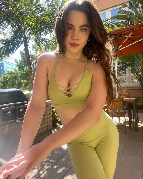 Mckayla Maroney Instagram, Mckayla Maroney, Jodelle Ferland, Usa Gymnastics, Amanda Bynes, Ashley Greene, Celebrity List, Famous Models, Elle Fanning