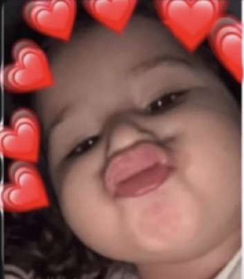 It is a girl. She likes you Baby Kiss, Whatsapp Wallpaper Cute, Funny Words To Say, Cute Funny Pics, Cute Images For Dp, Kids Mood, Crazy Funny Pictures, Reaction Face, Funny Quotes For Instagram