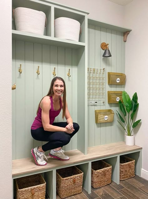 Mudroom Cubbies, Mudroom Remodel, Mudroom Cabinets, Mudroom Makeover, Diy Mudroom, Bench Mudroom, Ikea Closet, Mudroom Entryway, Mudroom Decor